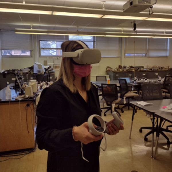 Hanneliese conducting VR research